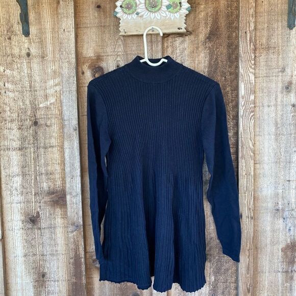 Joan Rivers Mock Turtleneck Knit Pleated long Sleeve Black Swing-hem Sweater - Picture 3 of 6